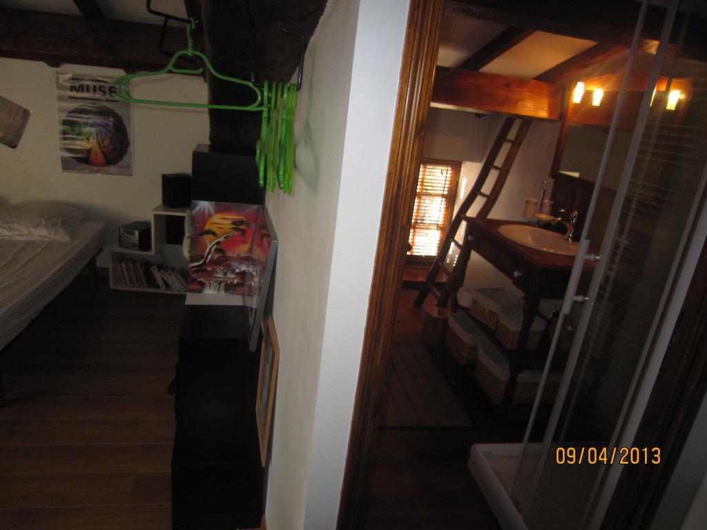 La Frandomiere Bed and Breakfast Saint-Martin-de-Londres Kamer foto